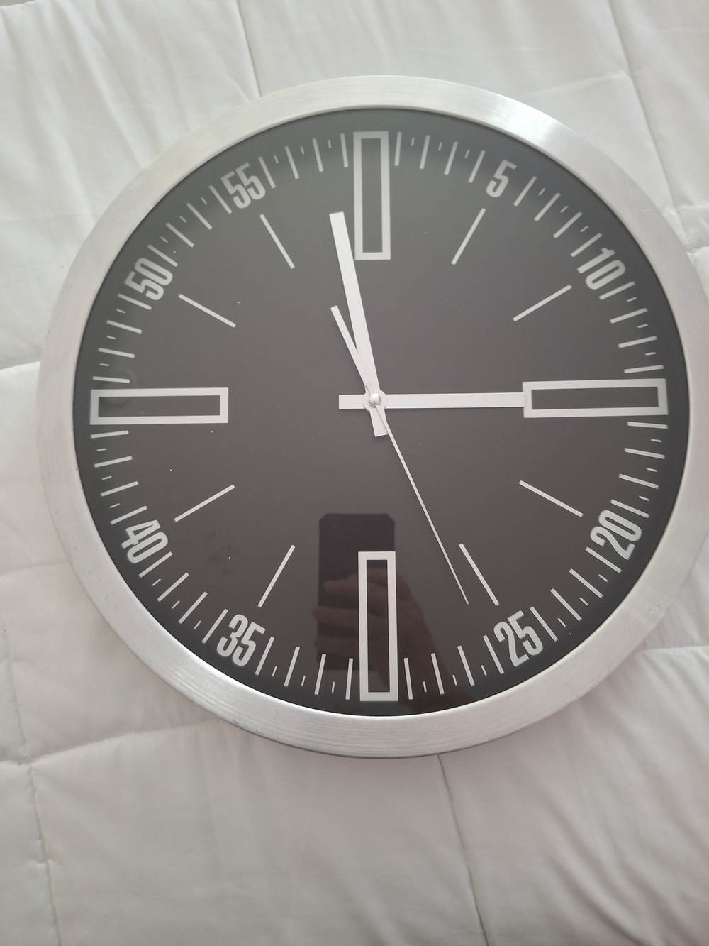 Modern Black & Silver Wall Clock - Picture 2 of 6